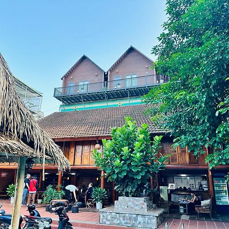 Odyssey Hostel, Tours & Motorbikes Rental Hà Giang Eksteriør billede
